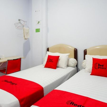 Reddoorz @ Hotel Bravo Pantai Kamali Bau Bau Baubau Eksteriør bilde