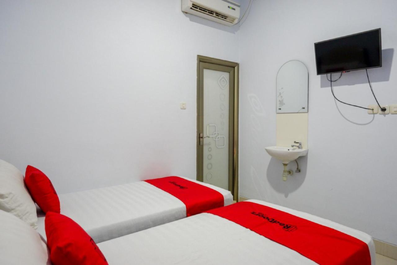 Reddoorz @ Hotel Bravo Pantai Kamali Bau Bau Baubau Eksteriør bilde