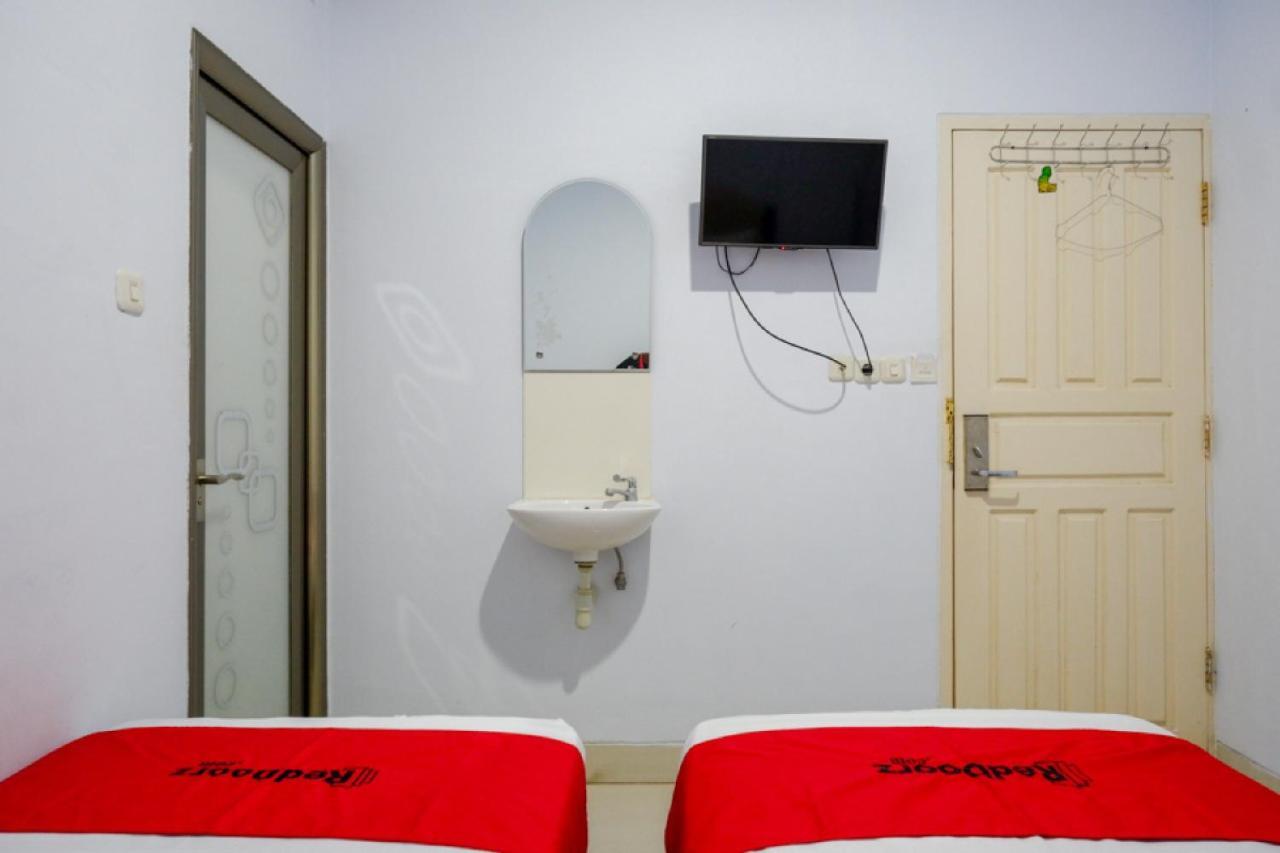 Reddoorz @ Hotel Bravo Pantai Kamali Bau Bau Baubau Eksteriør bilde
